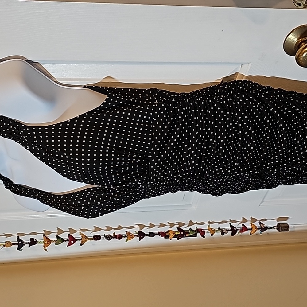 Polka dot dress, Forever 21, M black with white polka dots, ruching